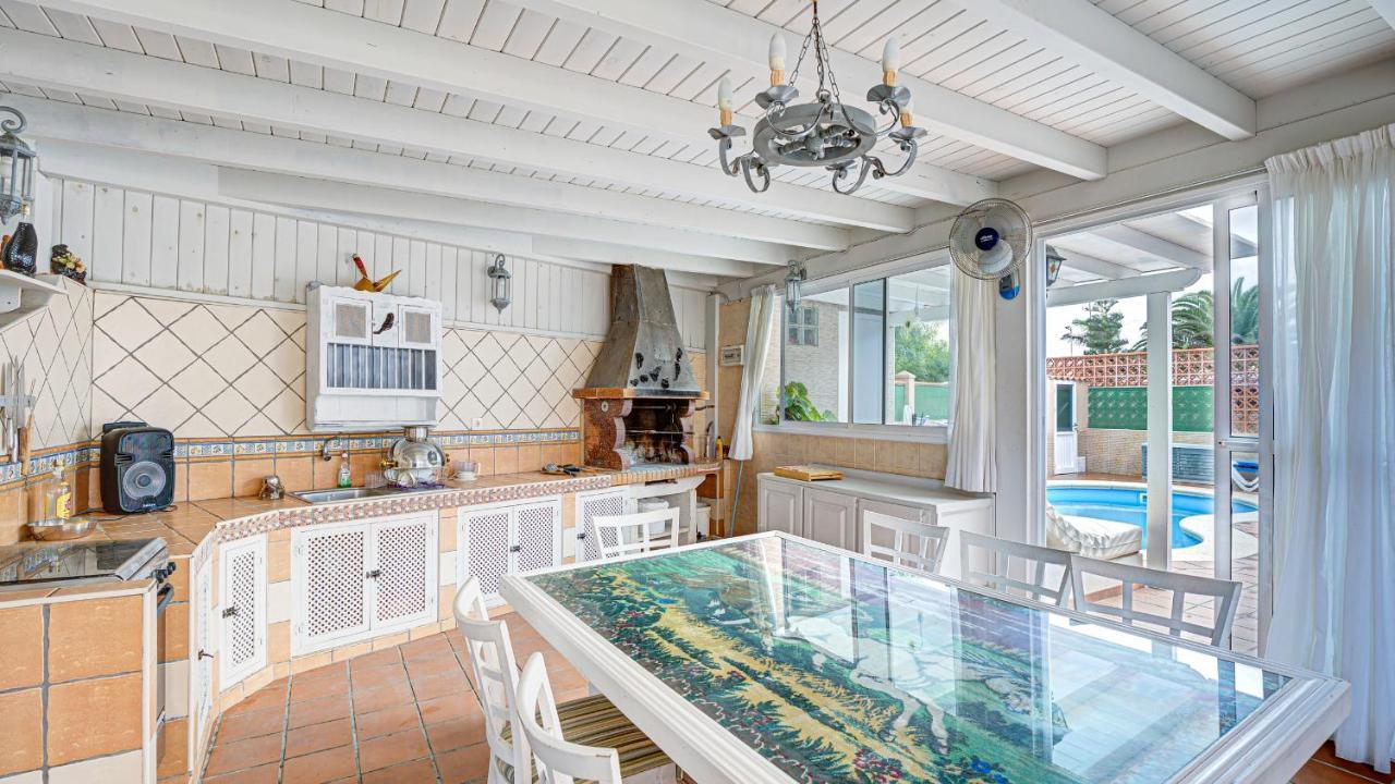 Villa Maday คอร์ราเลโฮ ภายนอก รูปภาพ